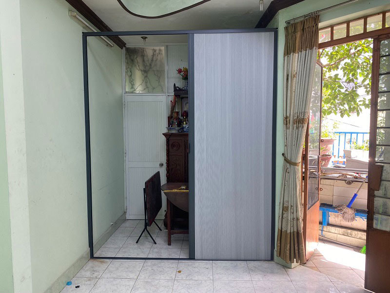 rem-to-ong-ngan-phong-tho-3 Rèm tổ ong ngăn phòng thờ 3